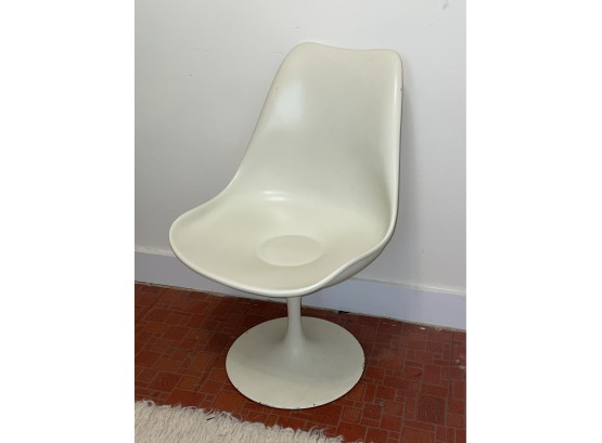 Vintage White Saarinen Style Tulip Dining Chair - Mid Century Modern