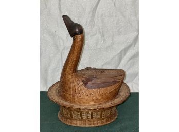 Cool Woven Basket With Goose Head/Neck Cover