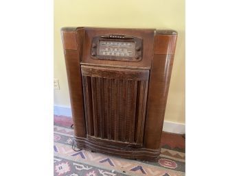 Antique Philco Console, Cabinet Radio With Record Player