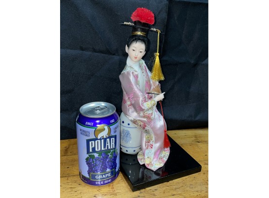Lovely Japanese Geisha Lady Porcelain Figurine