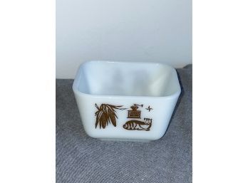 Vintage Pyrex 'Early American' 501 B Small Refrigerator Dish (No Lid) Kitty Cat