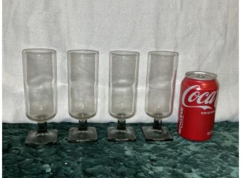 Set Of 4 Glasses With Smokey Square Feet