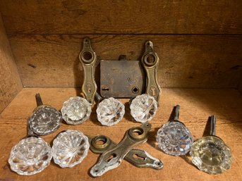 Vintage Clear Glass Door Knobs (8) Plates  (4)