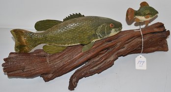 CARVED & PAITNED FISH DISPLAY