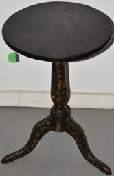 N.E. PAINTED QUEEN ANNE CANDLESTAND