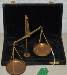 SM. BRASS BALANCE SCALE W/ FITTED BOX