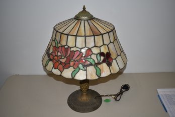 VINTAGE TABLE LAMP W/ LEADED GLASS & CARAMEL GLASS SHADE W/ APPLE BLOSSOMS