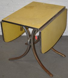 VINTAGE YELLOW DINETTE TABLE