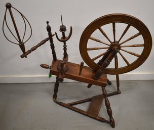EARLY FLAX SPINNING WHEEL