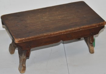 PRIMITIVE PINE CRICKET STOOL IN OLD BROWN FINISH