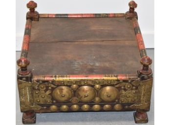 DECORATIVE EAST INDIAN STYLE TABLE BASE OR OTTOMAN