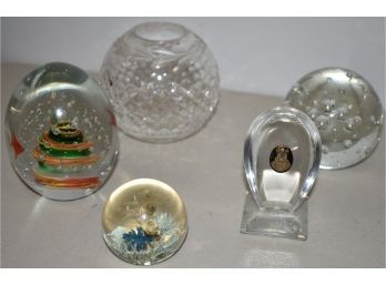 (4) PAPPERWEIGHTS & PRESSED GLASS ROSEBOWL