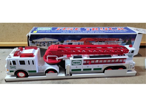 2000 Hess Fire Truck In Box Complete