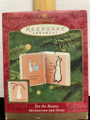 Hallmark Keepsake Christmas Ornament 2001 Pat The Bunny