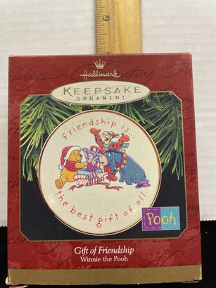 Hallmark Keepsake Christmas Ornament 1997 Winnie The Pooh Gift Of Friendship
