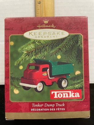 Hallmark Keepsake Christmas Ornament 2000 Tonka Dump Truck