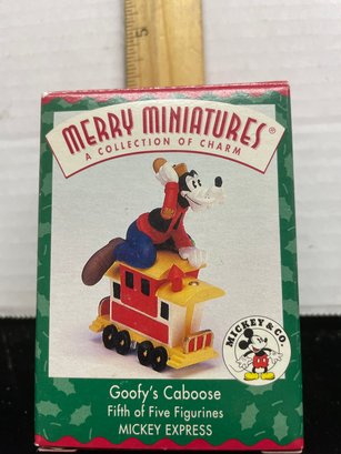 Hallmark Keepsake Christmas Ornament 1998 Mickey Express Goofys Caboose Miniature