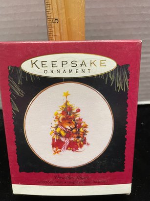 Hallmark Keepsake Christmas Ornament 1995 Vera The Mouse Collectors Plate