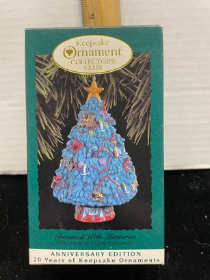 Hallmark Keepsake Christmas Ornament 1993 Trimmed With Memories B106