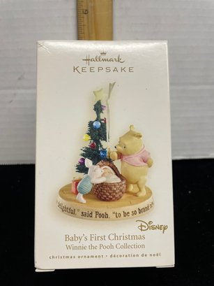 Hallmark Keepsake Ornament 2007 Disney Winnie The Pooh Collection Babys First Christmas B109