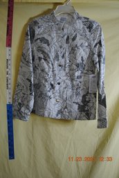 NWT Chicos 00 Linen, Summer Coat Floral Jungle Print Black / White New With Tags.