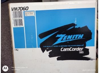 Camcorder Zenith Vm7060 Complete With Extras.