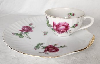 (8) Vintage Yamaka China Japan 8.25' Shell Shaped Plate & Tea Cup Sets Plus More - (20 Pieces Total)