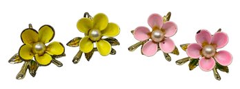 Lot Of 2 Pairs Of Vintage Flower Clip On Earrings (60)