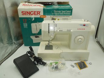 Singer 2517 Sewing Machine In The Box