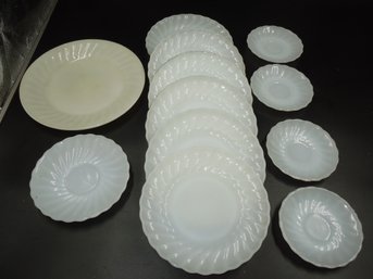 Vintage Anchor Hocking Fire-king Lot - Saucers, 7.25' Plates/dishes & One 9'