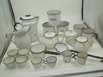 Large Lot Of Vintage Enamelware /  Enamel Ware (Pitchers, Teapots, Jars, Pot, Mugs & Cups) Metal