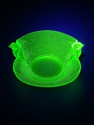 Fenton Dugan Green Bird Bowl Vaseline Uranium Glassware Glow In The Dark