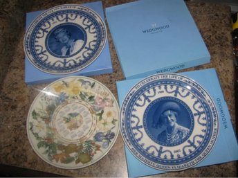 Lot Of 3 Daily Mail Wedgwood 2 Jubilee Queen Elizabeth & 1 Calendar 2003 Plates