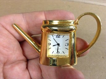 Teapot Shaped - Metal - Heavy - Quartz Clock