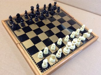 Magnetic Chess Set - Roughly 10.75' X 10.75'