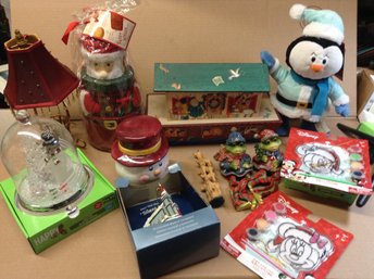 Cute Lot Of Christmas Holiday Home Decor - Lots Of Great Stuff