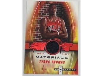2006-07 Fleer Hot Prospects Materials Tyrus Thomas Red /25 Rookie Card