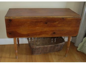 Pine Drop Leaf Table With Turned Legs
