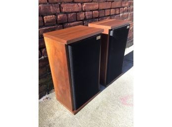 PAIR OF 1980’s AMBIENT STEREO SPEAKERS OF SOUTH EASTON, MASS ~MODEL SR-33A~