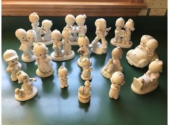 LOT OF 17 PRECIOUS MOMENTS FIGURINES