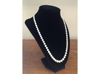 VINTAGE SINGLE STRAND OF GRADUATED PEARLS WITH 14k WHITE GOLD CLASP ~KNOTTED~