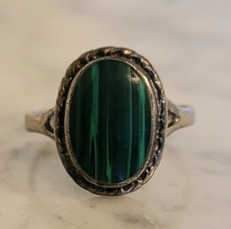 VINTAGE STERLING SILVER MARKED 925 RING WITH MALACHITE--SIZE 8 1/2