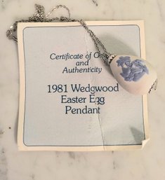 VINTAGE 1981 WEDGEWOOD EASTER EGG PENDANT ON 18' SILVERTONE CHAIN -ORIGINAL BOX W/COA