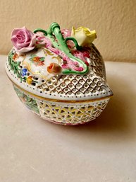 Antique Special  Signed 'HEREND' Hungary Heart Shape Reticulated Lidded Box With Roses-62009C-202