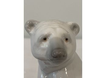Lladro Sitting POLAR BEAR FIGURINE- Gloss Finish-#1209-White Bear!