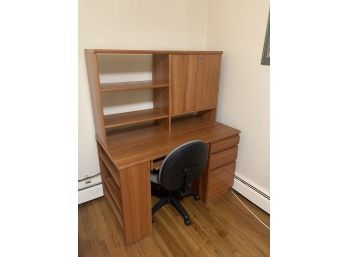 Contemporary Ikea Modern Desk & Office Chair