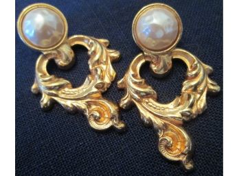 SET Of 2!  Vintage Matched Pair RICHLIEU Brand PIERCED EARRINGS, Gold Tone Faux Pearl