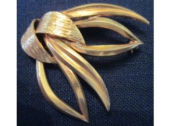 SIGNED Vintage TRIFARI LEAF BROOCH PIN, Gold FILLED Costume