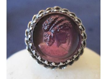 Vintage PURPLE GLASS CAMEO Design RING, Size 5.25
