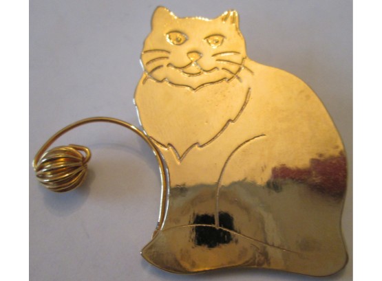 Vintage KITTY CAT BROOCH PIN, Gold Tone Finish, Whimsical Yarn Ball